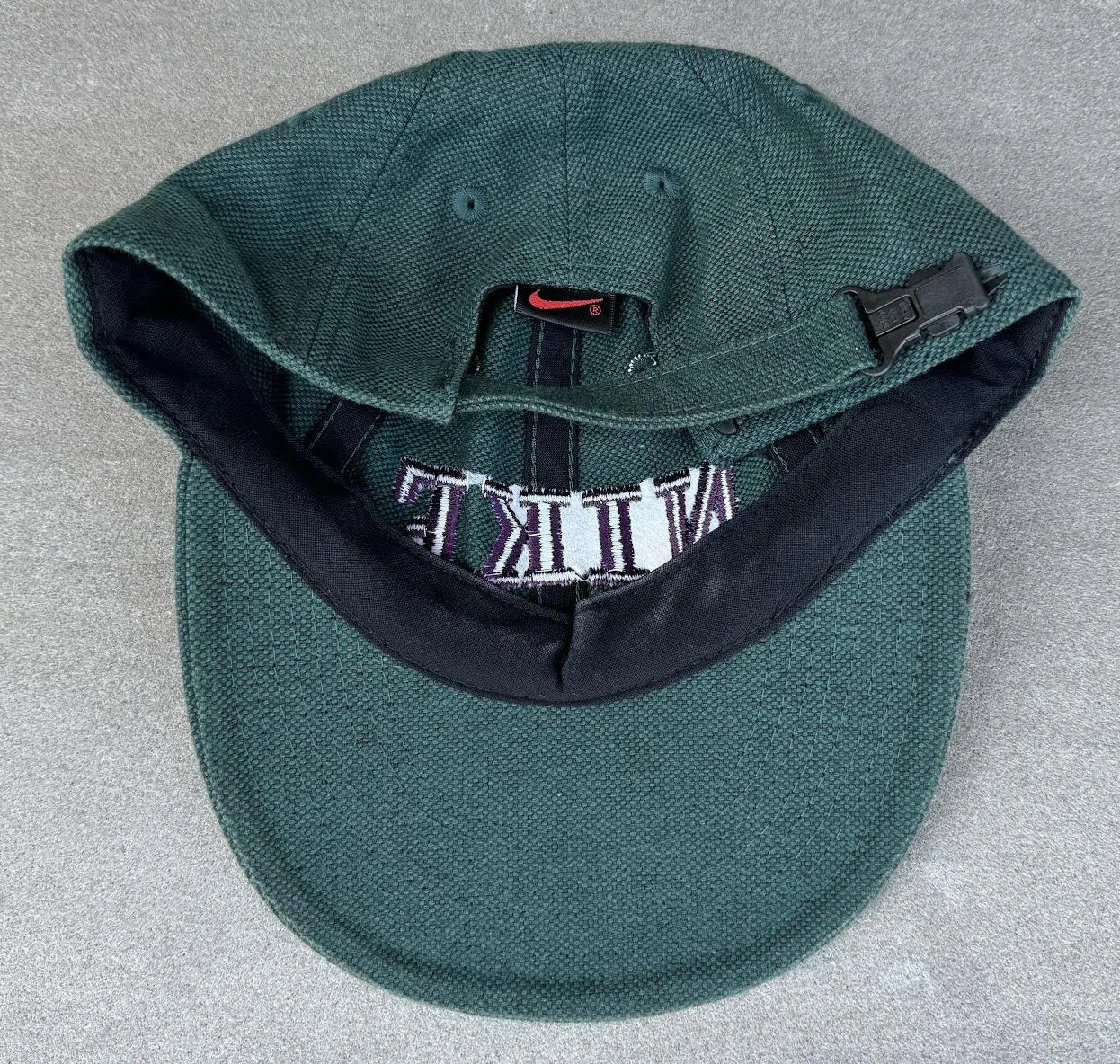 Vintage Nike Spell Out Green / Burgundy Zipperback Hat — RootsBK